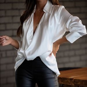 Vici Problem Solved Satin Plunge Collared Blouse Small White